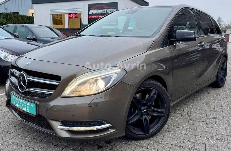 Braun Gebraucht 2013 Mercedes B220 Van / Kleinbus | 12.899 € (Fairer Preis) - Bild 1/4