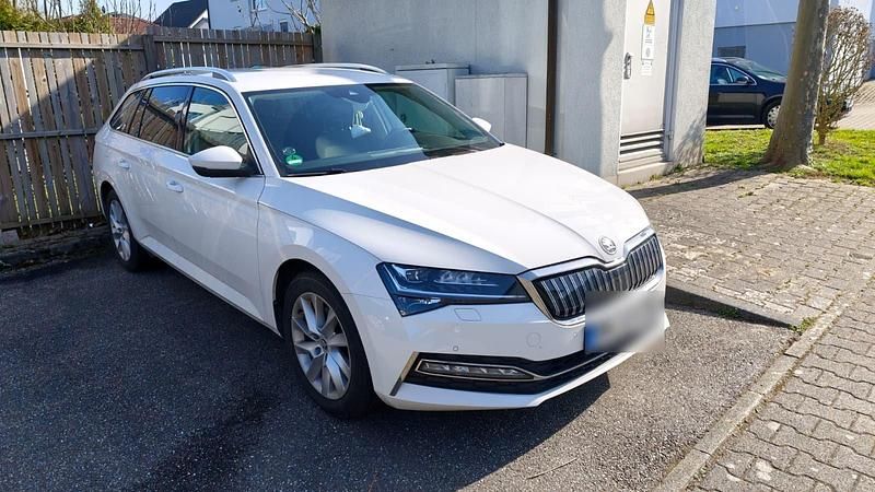 Gebraucht Skoda Superb 218 PS (160 kW) 2020 Weiß Kombi