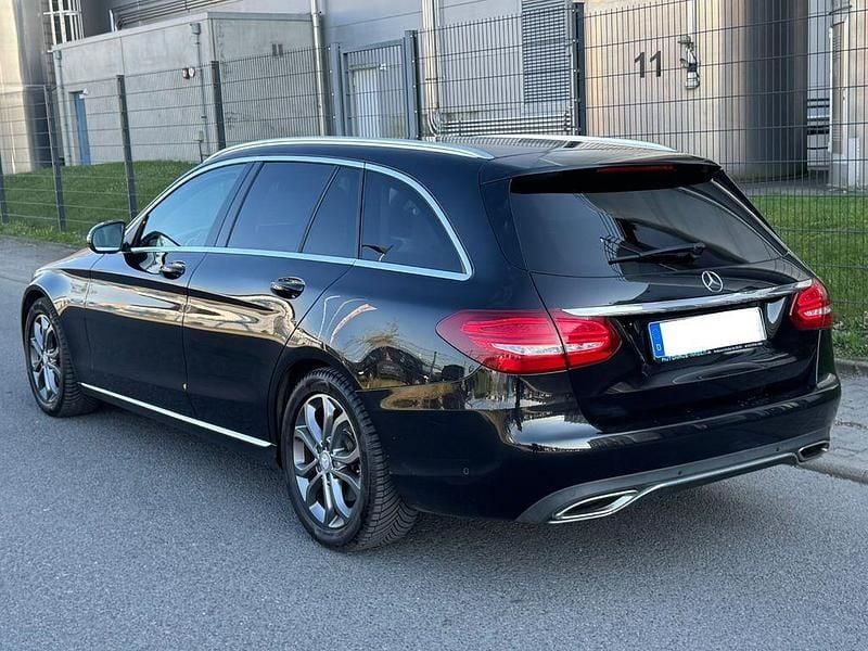 Gebraucht Mercedes C300 Avantgarde 245 PS (180 kW) 2015 Schwarz Kombi