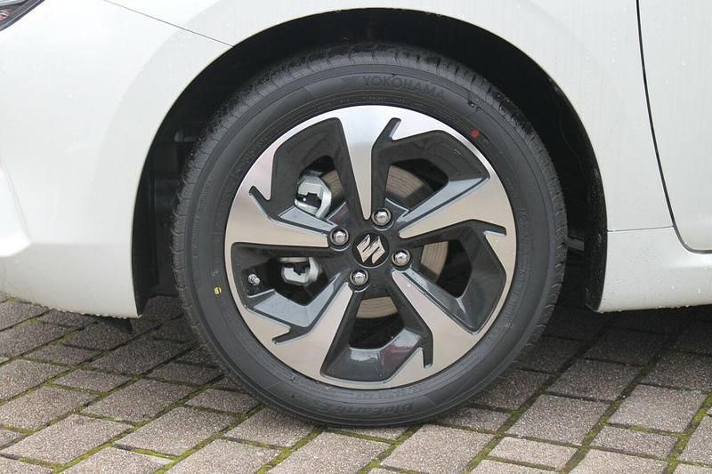 Neu Suzuki Swift Club 83 PS (61 kW) 2025 Weiß Kleinwagen