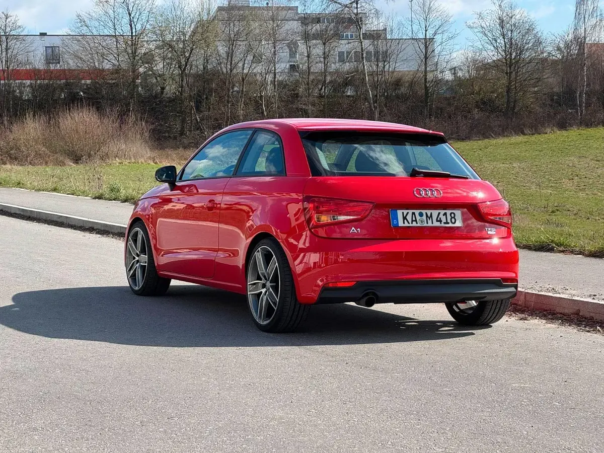 Używany Audi A1 S-Line 95 KM (69 kW) 2017 Czerwony Hatchback