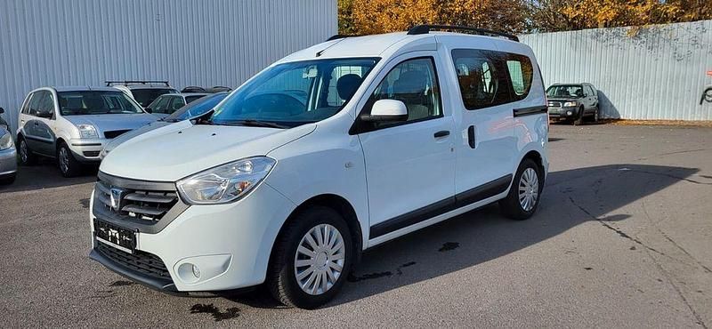 Weiß Gebraucht 2016 Dacia Dokker Comfort Van / Kleinbus | 4.800 € (Guter Preis) - Bild 1/4