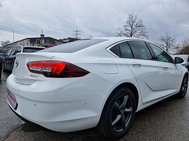 Gebraucht Opel Insignia Edition 140 PS (102 kW) 2017 Weiß Limousine