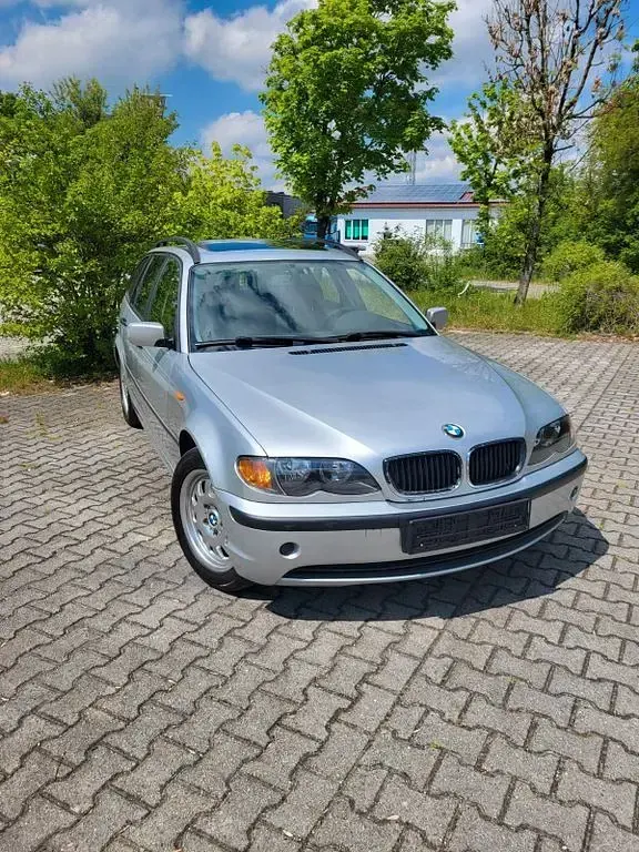 Gebraucht BMW 320 150 PS (110 kW) 2004 Silber Kombi
