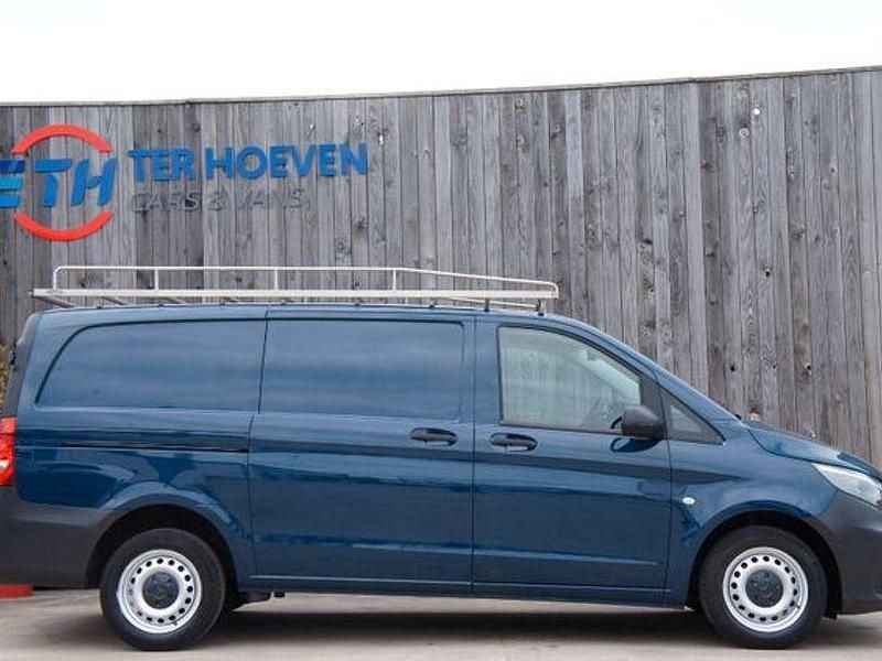Gebraucht Mercedes Vito 114 PS (83 kW) 2017 Blau Van
