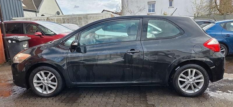 Gebraucht Toyota Auris Basis 101 PS (74 kW) 2010 Schwarz Limousine