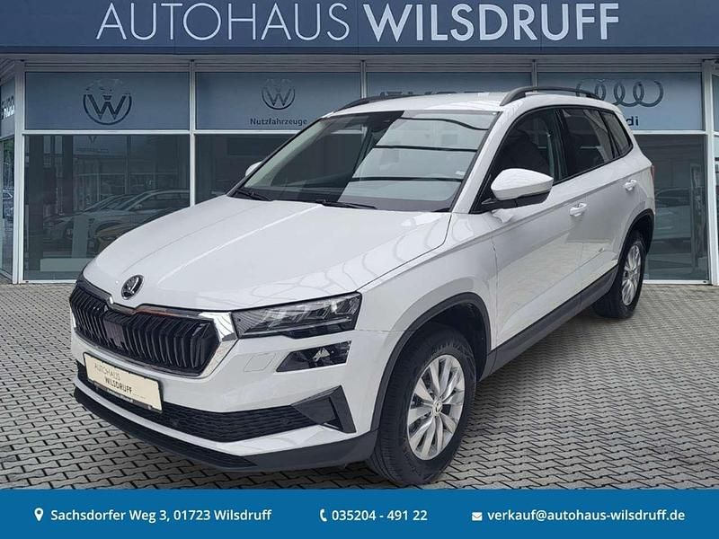 Weiss Gebraucht 2024 Skoda Karoq Selection SUV | 28.250 € (Superpreis) - Bild 1/4