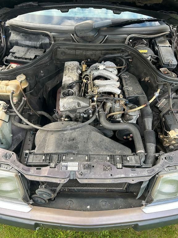 Gebraucht Mercedes 200 75 PS (55 kW) 1991 Limousine