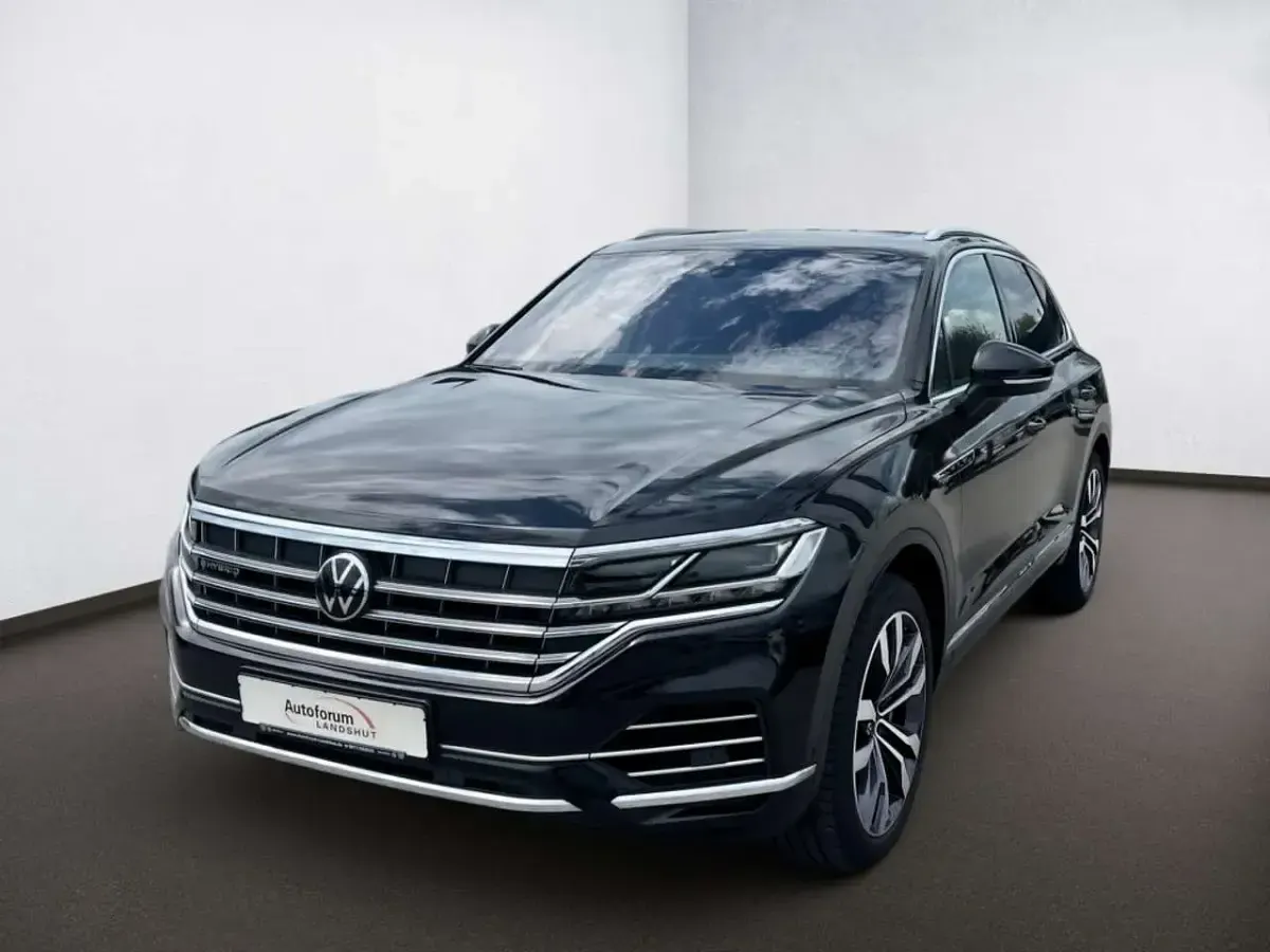 Gebraucht VW Touareg Elegance 381 PS (280 kW) 2021 Schwarz deep black perleffekt SUV