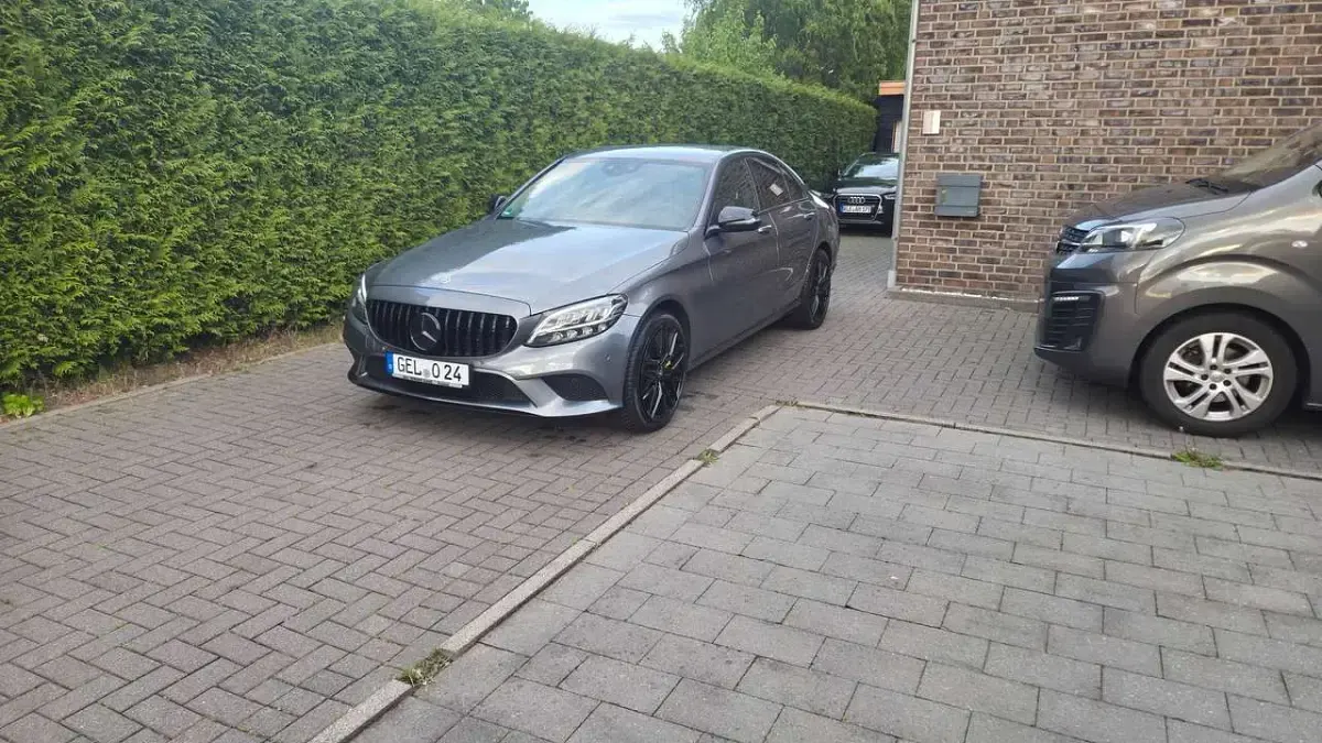 Gebraucht Mercedes C300e 320 PS (235 kW) 2021 Grau Limousine