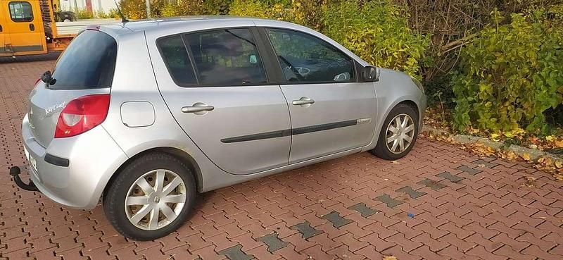 Gebraucht Renault Clio II Extreme 101 PS (74 kW) 2007 Silber Limousine