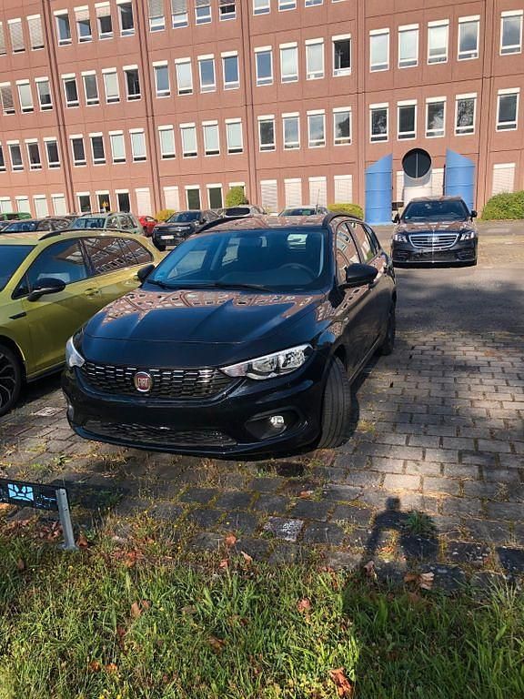 Schwarz Gebraucht 2017 Fiat Tipo Pop Limousine | 9.000 € (Guter Preis) - Bild 1/3