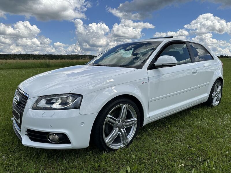 Weiß Gebraucht 2010 Audi A3 S-line plus Limousine | 15.995 € - Bild 1/4