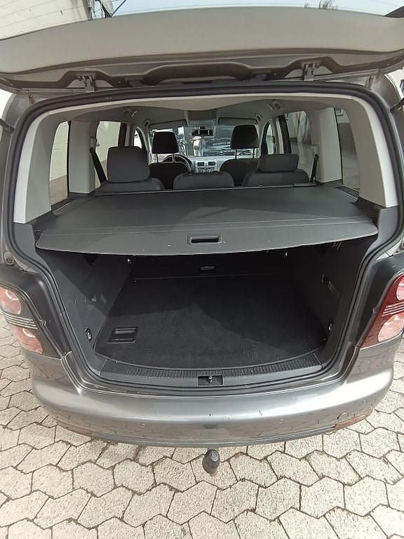 Gebraucht VW Touran Comfortline 140 PS (102 kW) 2009 Grau Van / Kleinbus