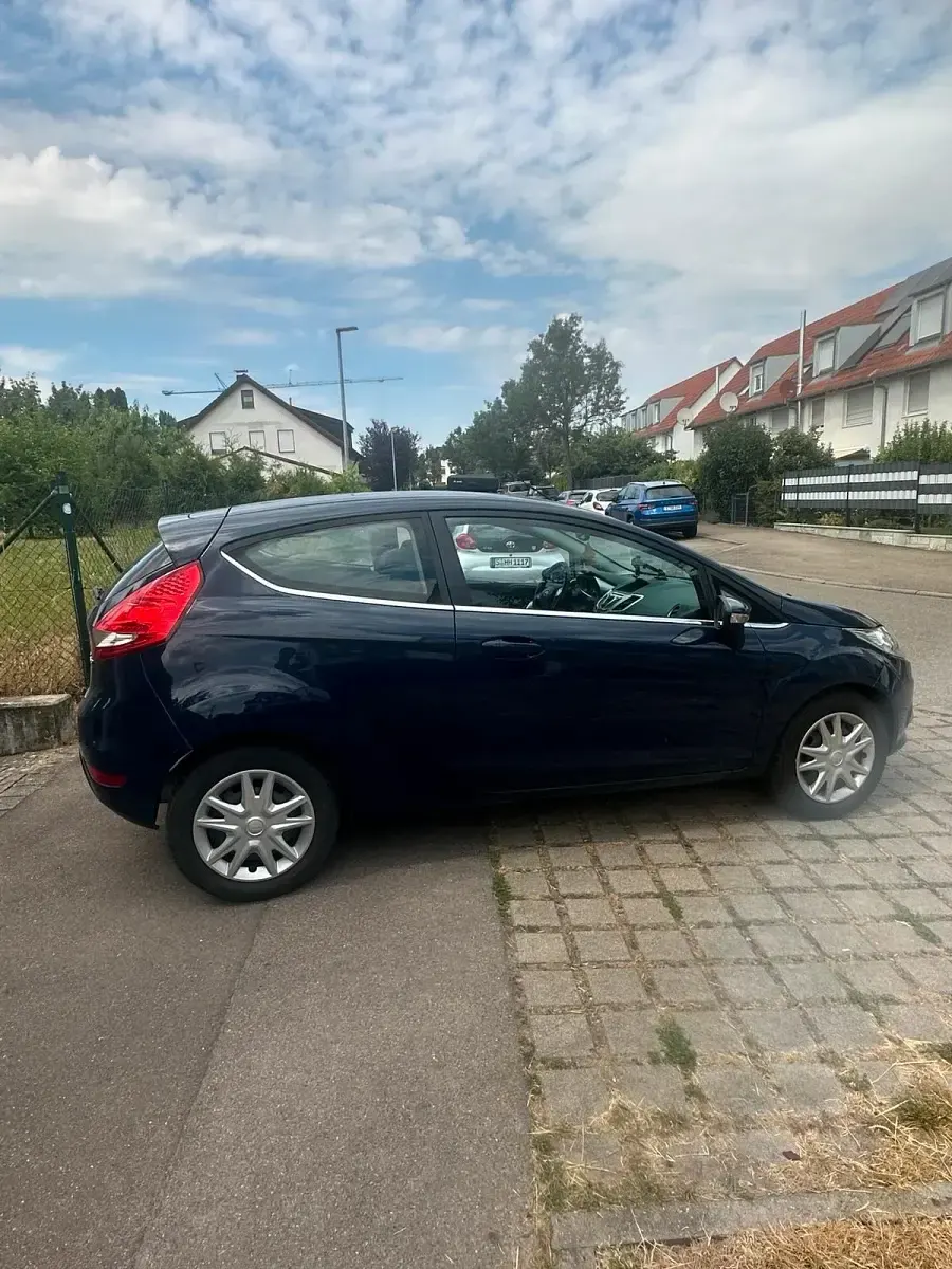 Gebraucht Ford Fiesta 82 PS (60 kW) 2009 Blau Kleinwagen