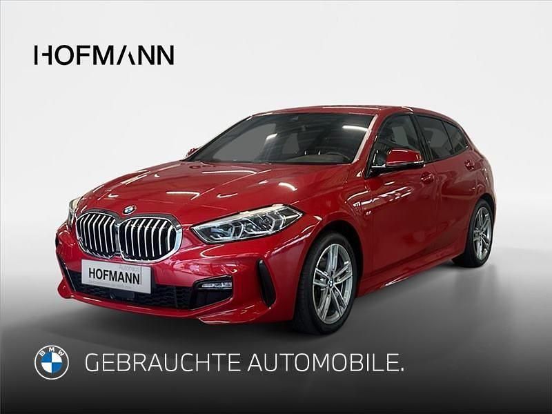 Melbourne rot metallic Gebraucht 2021 BMW 118 M Sport Kleinwagen | 23.333 € (Fairer Preis) - Bild 1/2