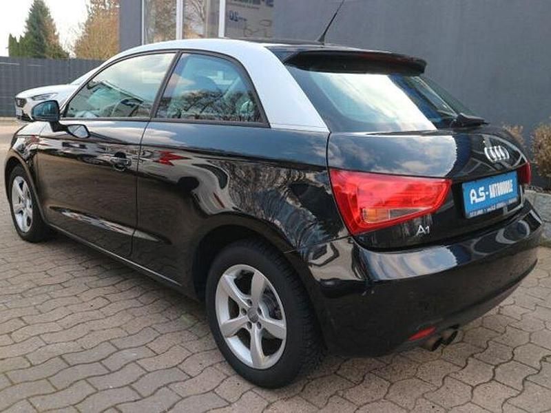 Gebraucht Audi A1 Attraction 122 PS (89 kW) 2011 Schwarz Kleinwagen