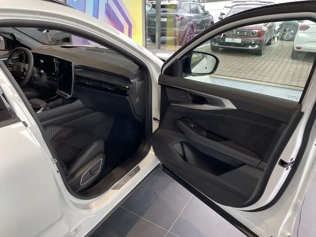 Używany Renault Austral Esprit Alpine 200 KM (147 kW) 2025 Biały SUV