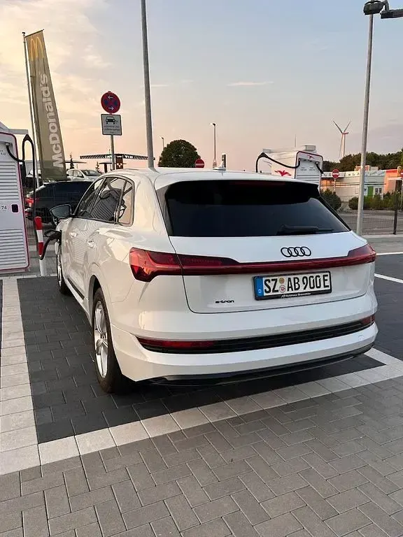 Gebraucht Audi e-tron Advanced Plus 230 kW (313 PS) 2022 Weiß SUV