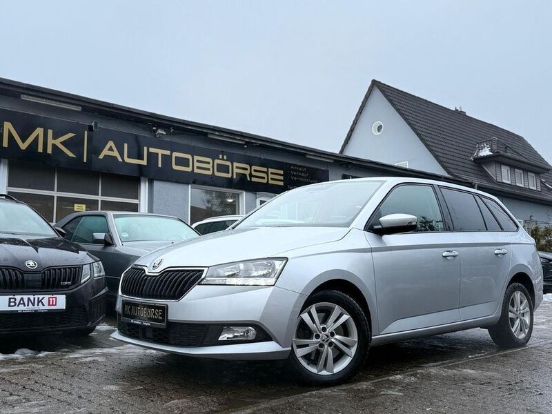 Silber Gebraucht 2019 Skoda Fabia Style Kombi | 10.990 € (Guter Preis) - Bild 1/4