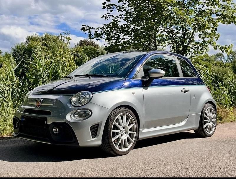 Blau Gebraucht 2018 Abarth 695 Kleinwagen | 21.000 € (Fairer Preis) - Bild 1/4
