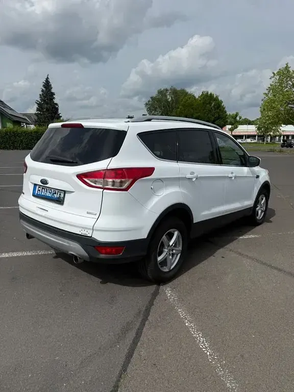 Gebraucht Ford Kuga SYNC Edition 150 PS (110 kW) 2015 Weiß SUV