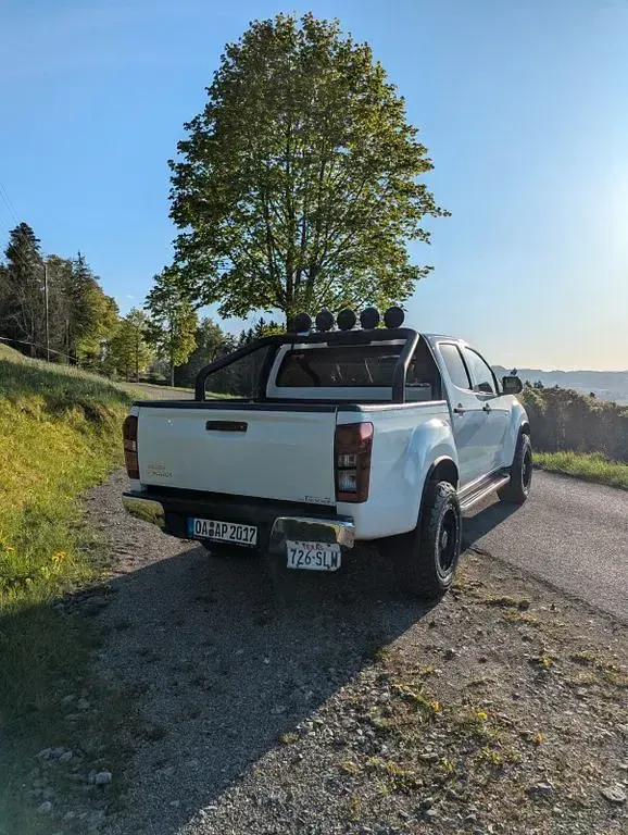 Käytetty Isuzu D-Max 163 HP (119 kW) 2017 Valkoinen Nouto