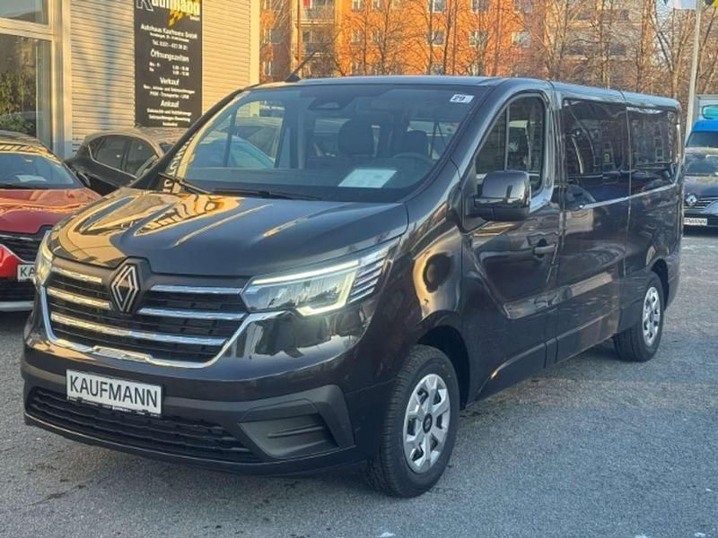 Neu Renault Trafic Evolution 150 PS (110 kW) 2025 Schwarz Van / Kleinbus