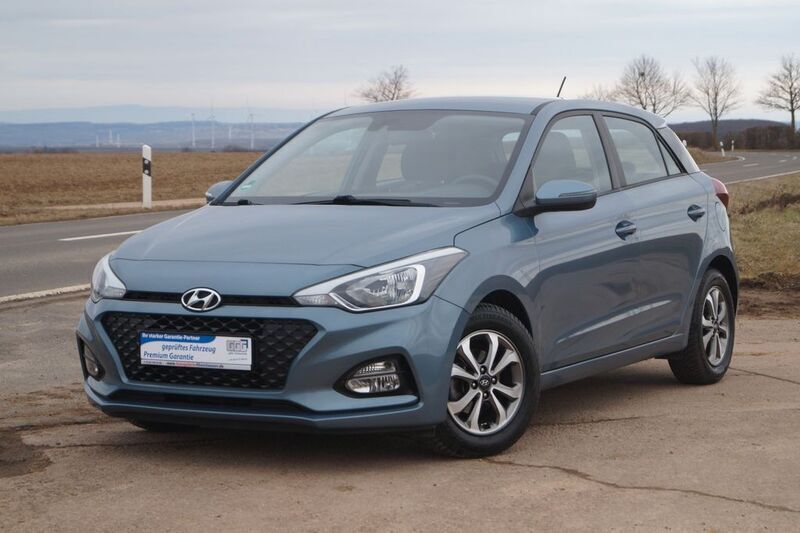 Aqua sparkling / met Gebraucht 2019 Hyundai i20 Trend Kleinwagen | 12.999 € (Fairer Preis) - Bild 1/4