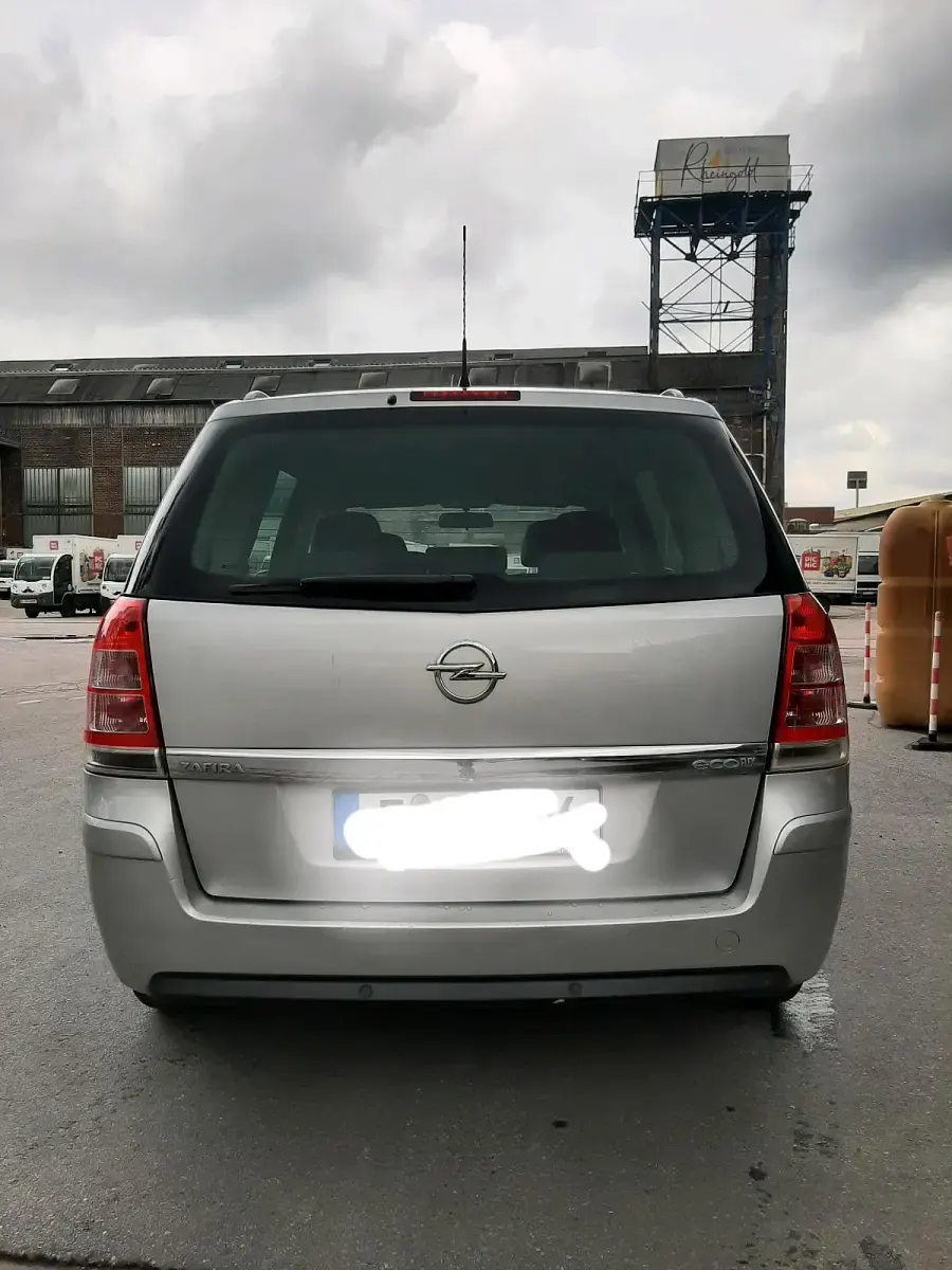 Gebraucht Opel Zafira Family 115 PS (84 kW) 2013 Silber Van / Kleinbus