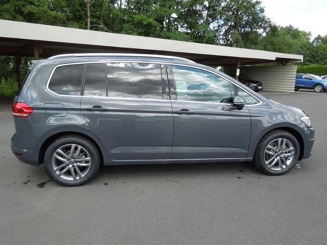 Neu VW Touran 150 PS (110 kW) 2025 Grau Van / Kleinbus