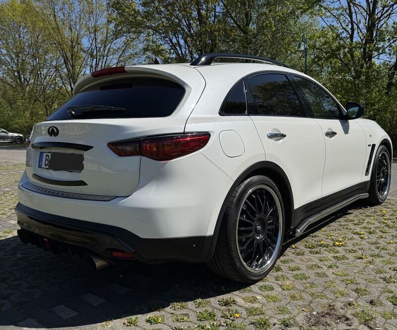 Weiß Gebraucht 2017 Infiniti QX70 Premium SUV | 29.990 € (Etwas zu teuer) - Bild 1/4