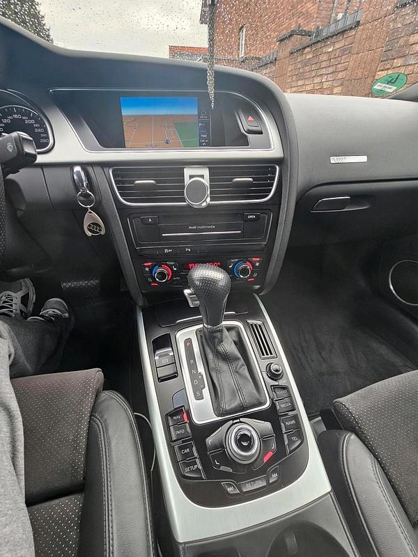 Gebraucht Audi A5 S-Line 179 PS (131 kW) 2011 Silber Coupé