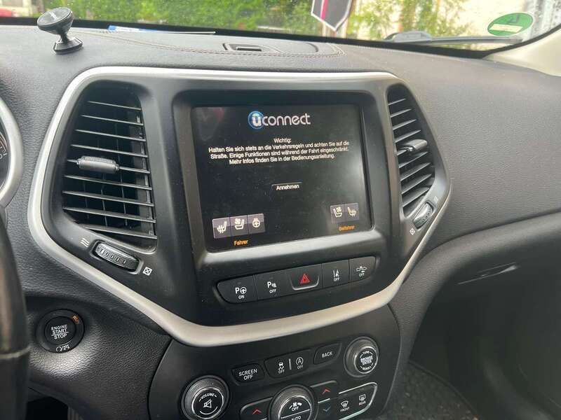 Schwarz Gebraucht 2017 Jeep Cherokee SUV | 17.000 € - Bild 1/4