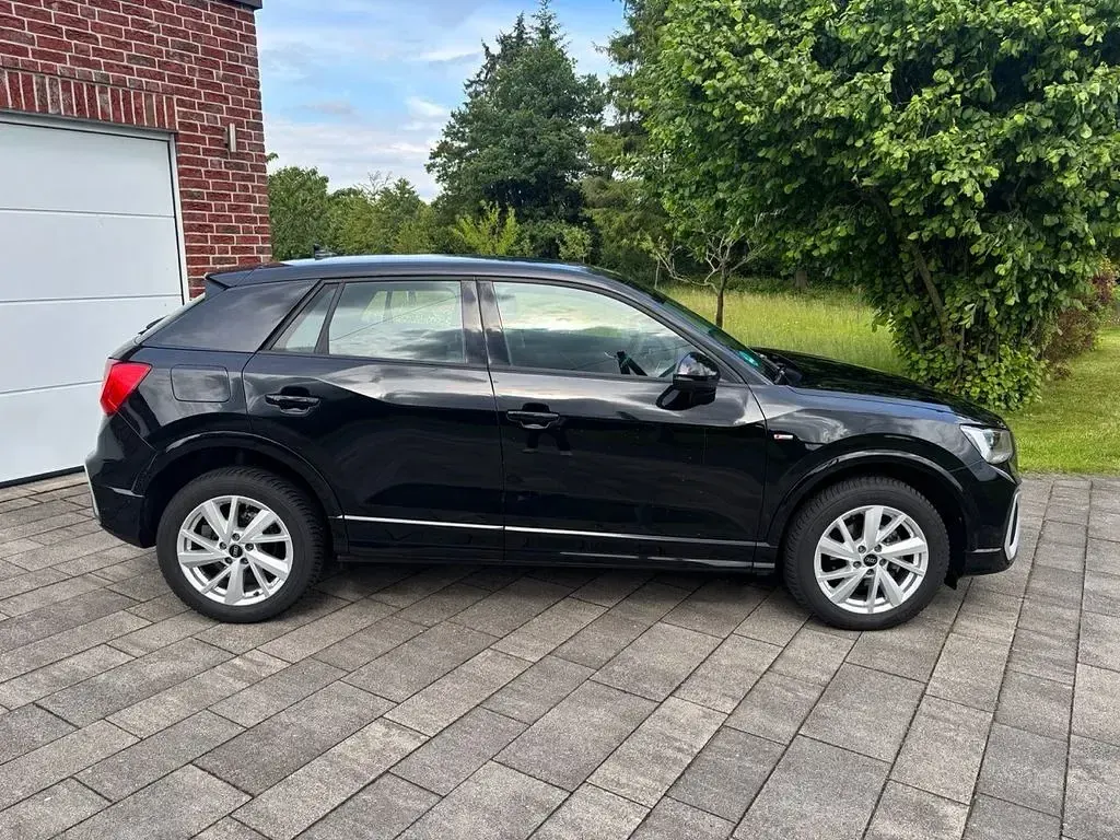 Gebraucht Audi Q2 Advanced 150 PS (110 kW) 2023 Schwarz SUV
