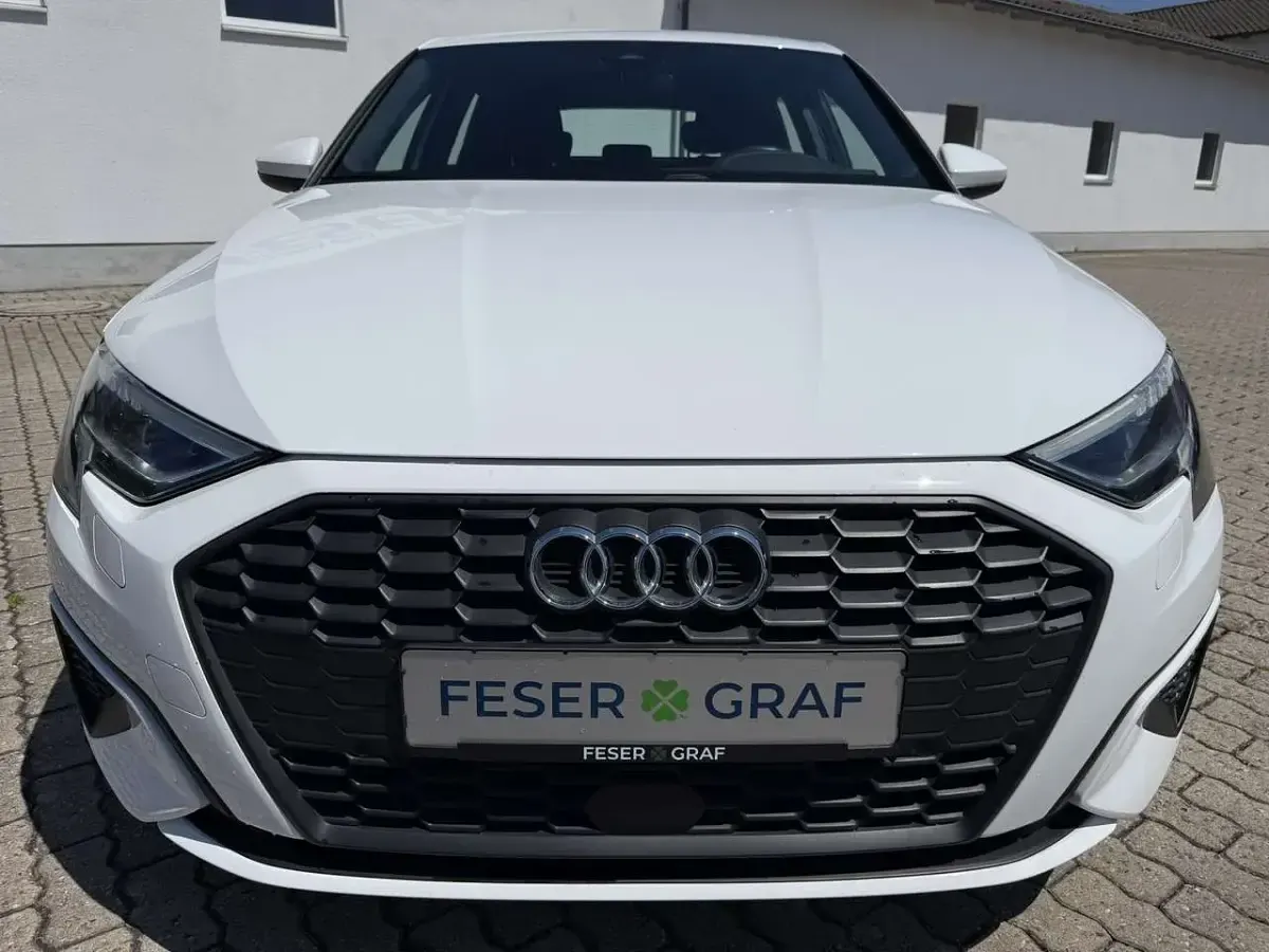 Gebraucht Audi A3 Business 110 PS (80 kW) 2023 Weiß Limousine