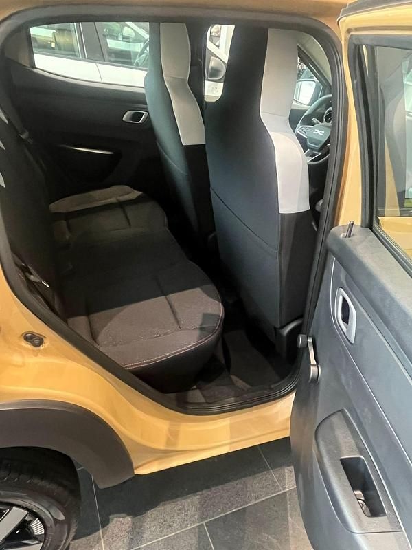 Neu Dacia Spring Expression 19 kW (26 PS) 2025 Beige Kleinwagen