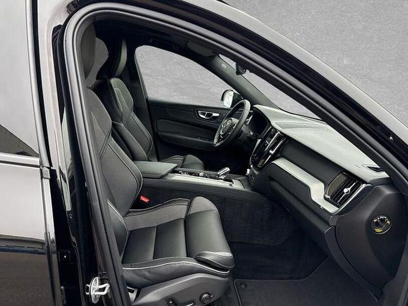 Gebraucht Volvo XC60 Plus 349 PS (256 kW) 2024 Onyx schwarz SUV