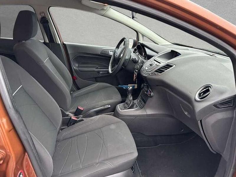 Gebraucht Ford Fiesta Titanium 101 PS (74 kW) 2014 Braun Kleinwagen