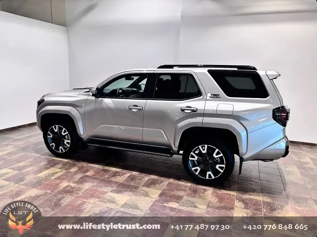 Gebraucht Toyota 4 Runner Sport 277 PS (203 kW) 2025 Silber SUV