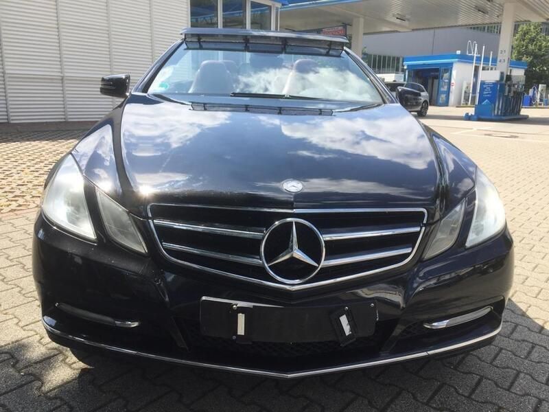Schwarz Gebraucht 2011 Mercedes E350 Cabrio | 14.800 € - Bild 1/4