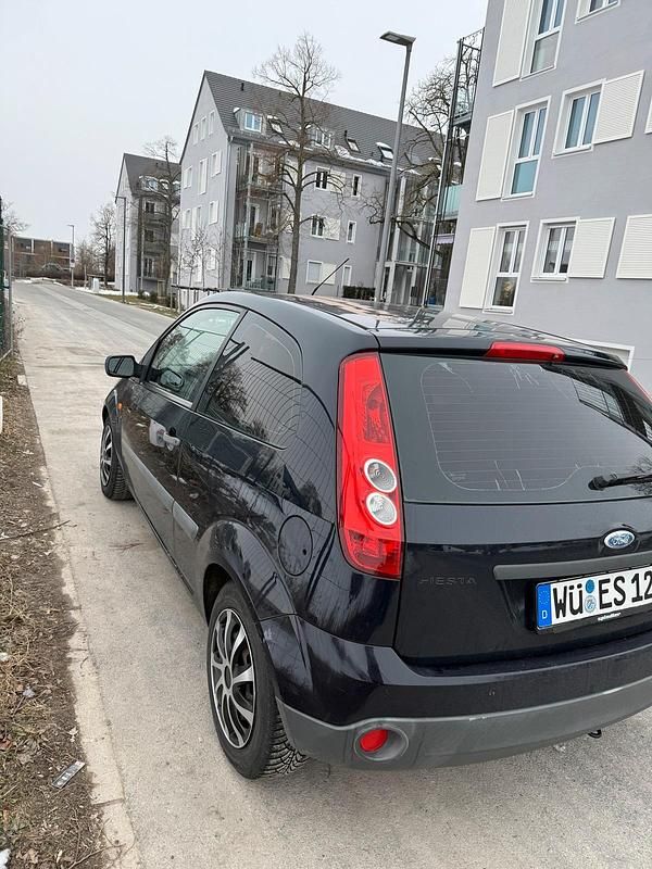 Gebraucht Ford Fiesta 65 PS (47 kW) 2005 Schwarz Kleinwagen