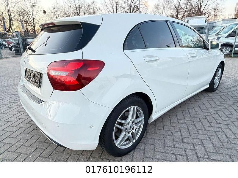 Gebraucht Mercedes A180 122 PS (89 kW) 2016 Weiß Limousine