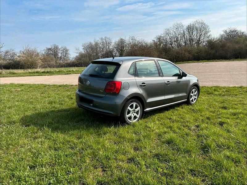 Usata VW Polo 90 CV (66 kW) 2012 Grigio Utilitaria