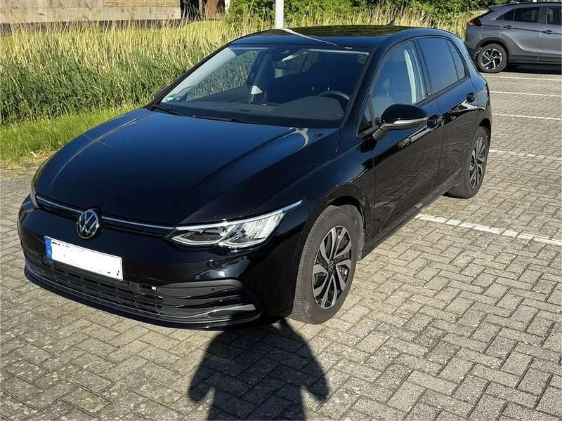 Gebraucht VW Golf VIII 131 PS (96 kW) 2023 Schwarz Limousine