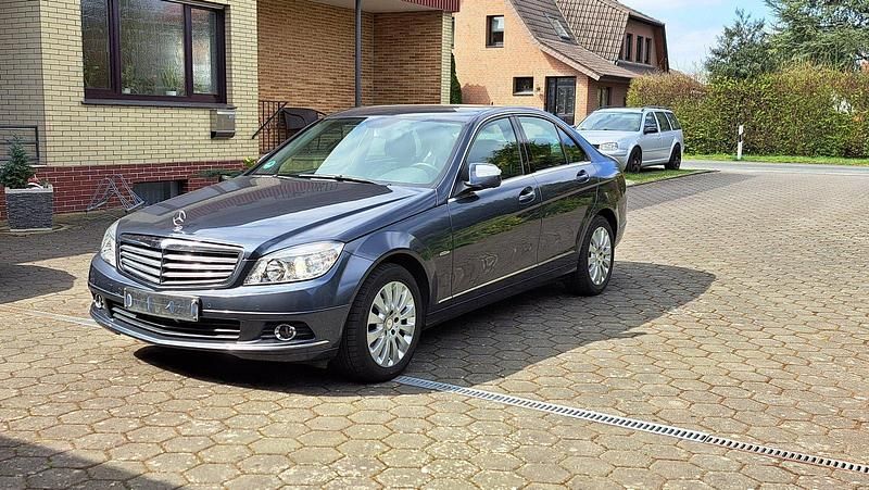 Blau Gebraucht 2007 Mercedes C220 Limousine | 5.750 € (Guter Preis) - Bild 1/4