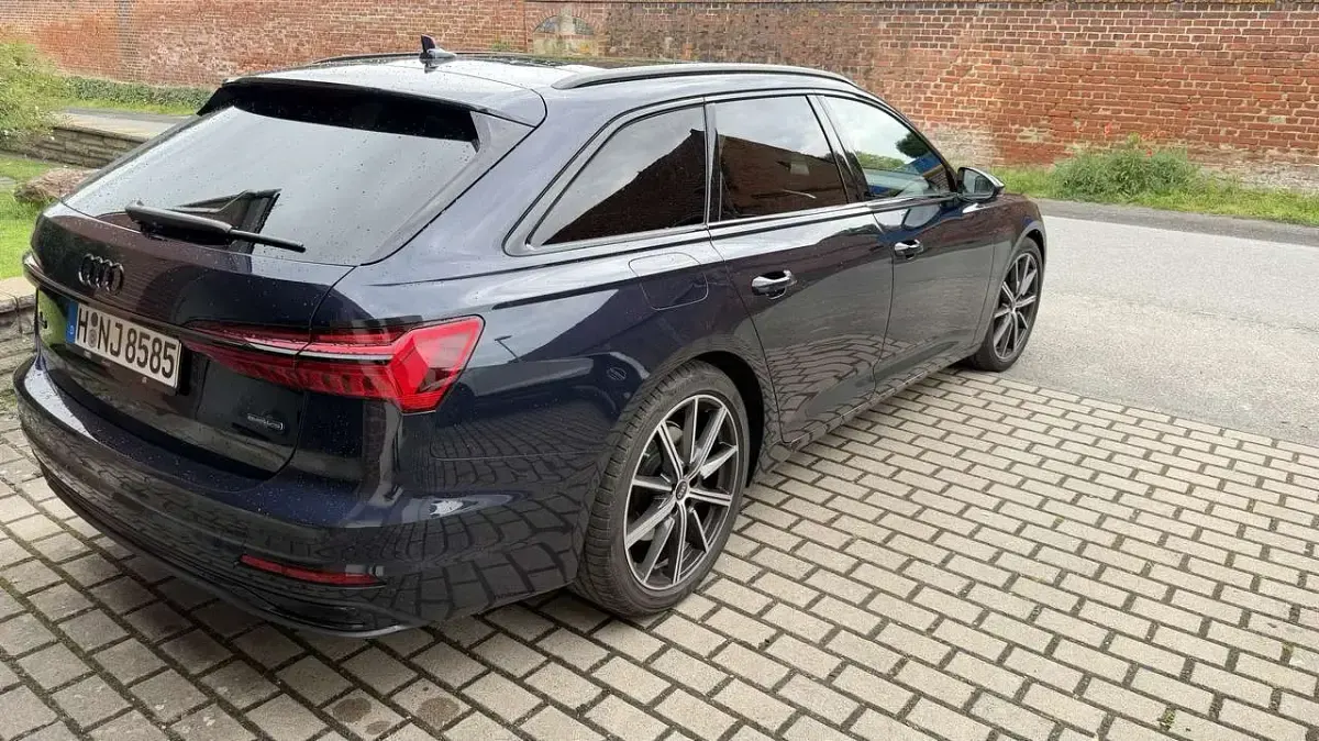 Gebraucht Audi A6 Advanced 265 PS (194 kW) 2023 Blau Kombi