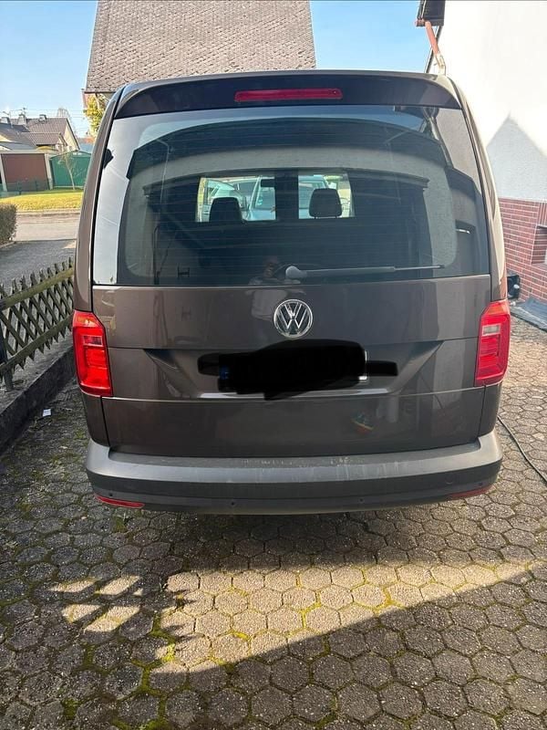 Gebraucht VW Caddy Maxi 150 PS (110 kW) 2018 Braun Van / Kleinbus