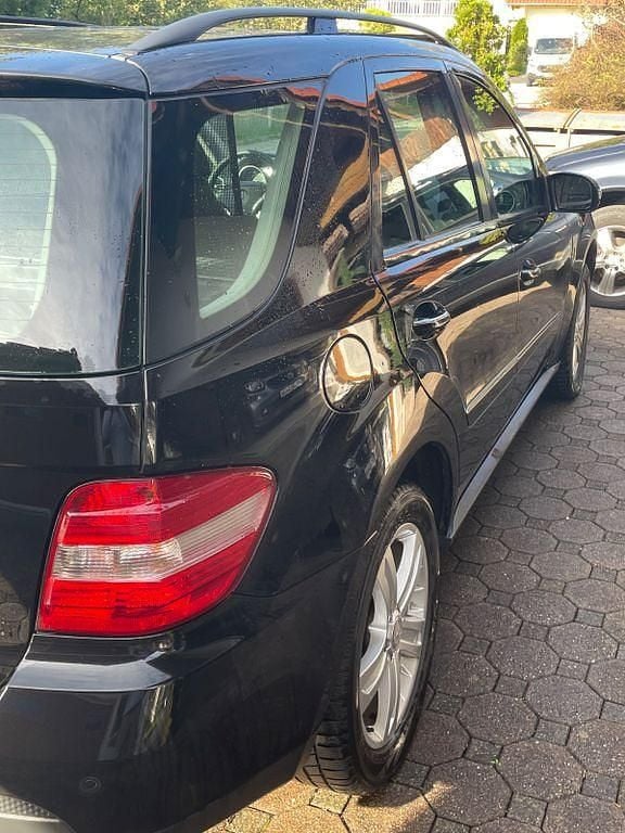 Schwarz Gebraucht 2008 Mercedes ML280 SUV | 7.900 € (Fairer Preis) - Bild 1/4