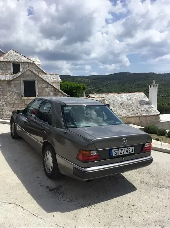 Gebraucht Mercedes E400 279 PS (205 kW) 1992 Braun Limousine